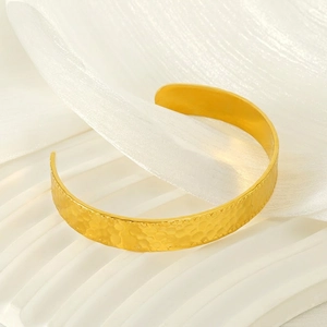 Bracelet Jonc Texture Martelée Acier Inoxydable Plaqué Or 18K Vintage Réglable Pour Femme
