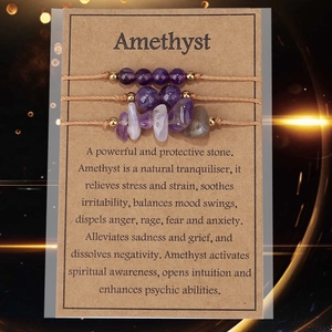 Set de 3 pulseras de cuentas de amatista en tarjeta kraft con descripción curativa