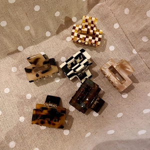 Set of 6 square checkerboard and tortoiseshell pattern acetate hair claw clips for women