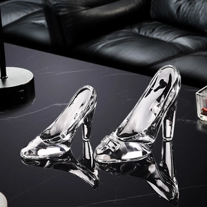Ornements élégants en cristal de chaussures à talons pour la Saint-Valentin et mariages