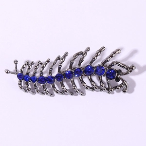 Détails de la broche mille-pattes en métal noir avec des strass bleus brillants
