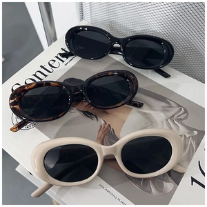 Vintage Oval Sunglasses PC Frame Star Rivets UV Protection Y2K Trendy Eyewear For Women Street Style