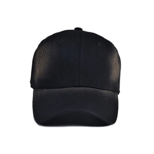 Classic black six-panel cotton baseball cap with curved brim for outdoor sun protection