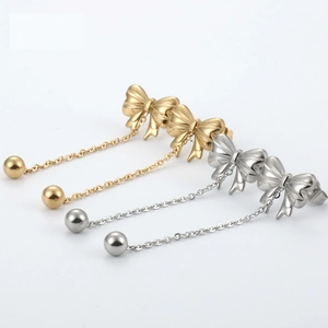 Elegante Schleifen-Ohrringe mit Quasten in Gold und Silber und Metallkugelanhängern