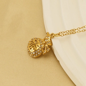Collana in acciaio inossidabile placcata oro 18k con ciondolo a sacchetto portafortuna