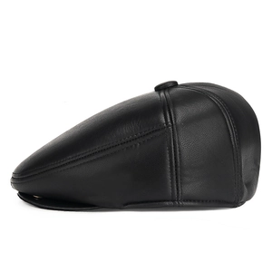 Classic black leather flat cap for men with premium fleece lining for winter warmth