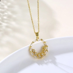 Collier Pendentif Couronne Cercle Acier Inoxydable Zircon Cubique Chaîne Clavicule Bijoux Élégants Femmes