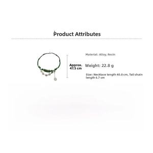 Détails et dimensions du collier en perles de résine verte avec pendentifs en alliage