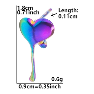 Detail showing 304 stainless steel heart earrings dimensions: 1.8cm height and 0.9cm width