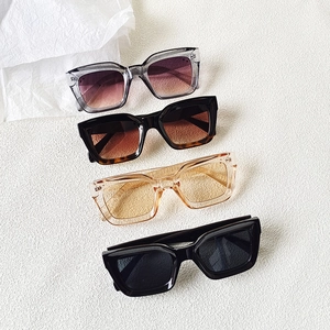 Chic oversized UV400 sunglasses in assorted colors including black and tortoiseshell