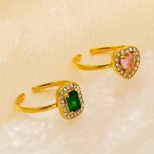 Anelli regolabili in oro 18K con cuore rosa e zircone verde smeraldo stile lusso