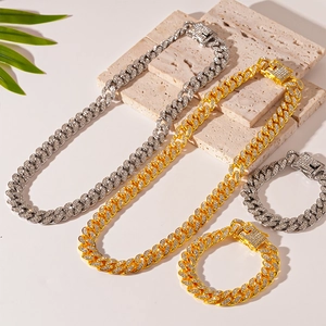 Iced Out Cuban Link Chain Necklace Alloy Rhinestone Inlaid Hip Hop Streetwear Luxury Fashion Jewelry For Women Men