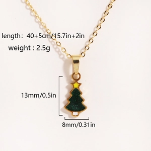 Detailansicht der Goldkette mit grünem Weihnachtsbaum-Anhänger und Größenangaben