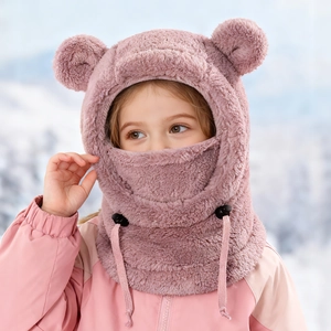 Détail de la cagoule rose pour bambin avec texture polaire douce et oreilles d'ours