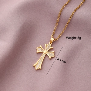 Minimalist gold-plated cross pendant necklace with zircon inlay and O-chain, 3.1cm length