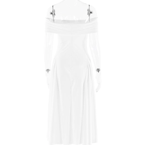 Vue arrière d'une élégante robe longue blanche à épaules dénudées et drapé délicat