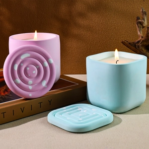 Silikonformen für DIY Kerzenbehälter mit mattem Sprenkelmuster in Rosa und Blau