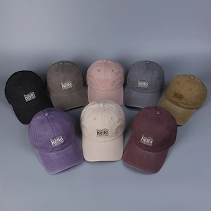 Plano cenital de gorras de béisbol de algodón lavado vintage con bordado hello de colores