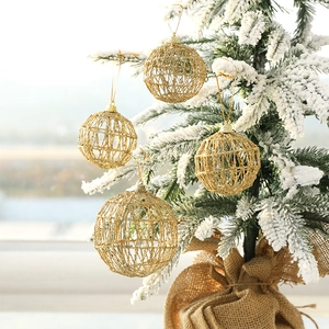 Christmas Ball Ornaments Hollowed Metal Iron Gold Glitter Sparkle Xmas Tree Hanging Decor Festive Party Atmosphere