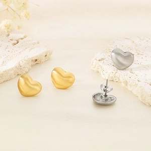 Boucles d'oreilles cœur minimalistes en acier inoxydable brossé coloris or et argent