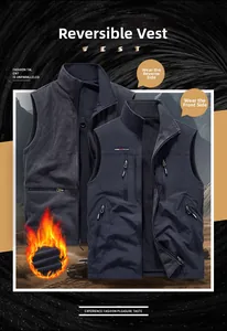 Wende-Outdoor-Weste mit Fleecefutter und mehreren Taschen in tiefblauem Finish