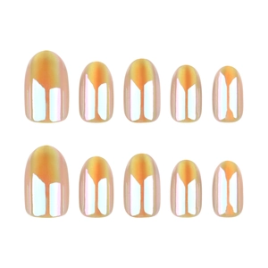 Korte ovale press-on nagels in champagne goud aurora kattenoog met een spiegelende finish