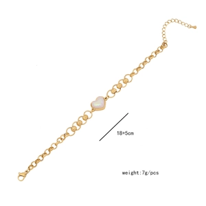 Detail of golden heart bracelet showing 18+5cm length and weight 7g for jewelry sizing