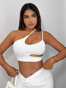 Sexy witte tweedelige set met cutout one-shoulder crop top en geplooide mini-rok