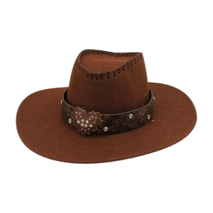 Chapeau de cowboy marron à large bord avec boucle cœur en strass et bandeau en cuir gaufré