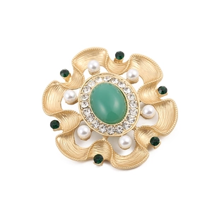 Vintage Barock Brosche in Blumenform mit grünem Edelstein, Perlen und goldfarbenen Blüten