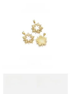 Detailed view of 18K gold-plated star shell pendant with 25x27mm size dimensions