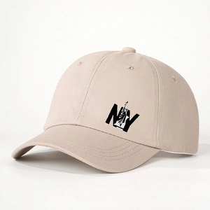 Cappellino da baseball regolabile in cotone beige con stampa NY su sfondo bianco