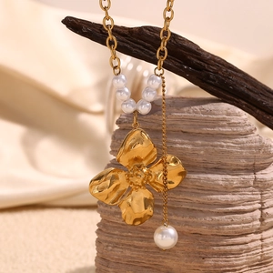 Vintage 18K gold plated stainless steel floral pendant necklace with white pearls