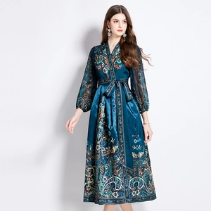 Robe longue imprimé paisley bleu sarcelle à col en V avec ceinture et manches longues