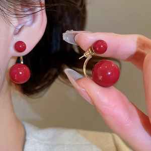 Orecchini classici a forma di C placcati oro 14k con doppie perle rosse stile retrò