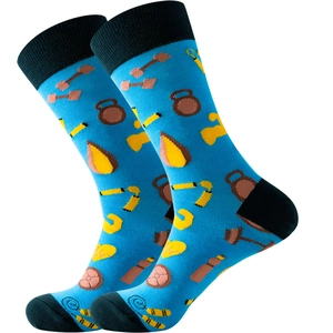 Blaue Fitness Socken mit Hanteln und Kettlebells Muster für das Training im Gym