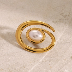 Elegant 18k gold plated stainless steel spiral brooch with a central white pearl