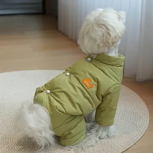 Dicker warmer grüner Hundemantel mit GoodDay Stickerei für kleine Hunde im Winter