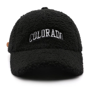 Berretto da baseball in pile nero con ricamo Colorado bianco per il calore invernale