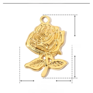 Detailed size specifications for the gold rose flower stainless steel pendant