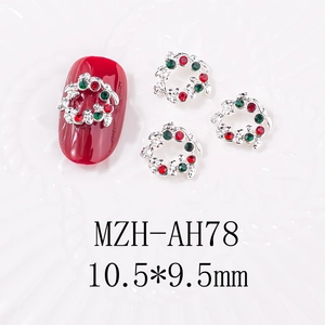 Charm ongle couronne Noël avec strass rouges et verts, bijoux ongle alliage 10,5x9,5 mm