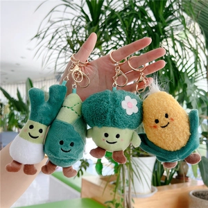 Simpatici portachiavi in peluche a forma di verdure come broccoli, mais e cipollotto