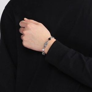 Minimalist titanium steel chain bracelet with black bead and white pearl for men and women