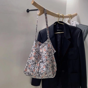 Floral print cotton tote bag in vintage pastoral style with fixed shoulder straps