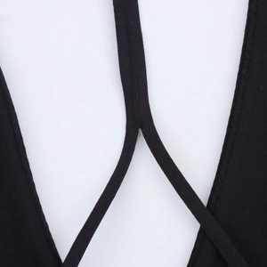 Robe courte dos nu moulante en maille noire avec design style ballerine