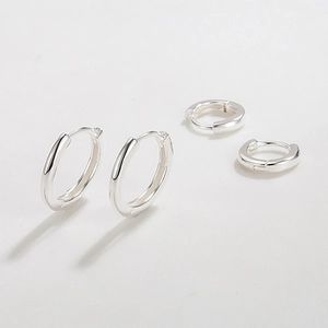 Minimalist 925 sterling silver hoop earrings set in two sizes with bright metallic finish
