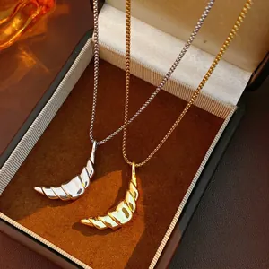 Croissant Pendant Necklace Copper 18K Gold Plated Textured Moon Shape Long Sweater Chain For Women Minimalist Jewelry