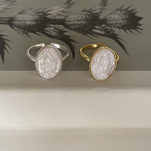 Minimalist 925 sterling silver Maria shell oval ring with adjustable band and gold finish