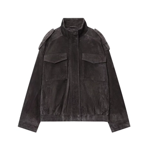 Dunkelgraue Wildlederjacke mit Schulterklappen und Brusttaschen im Utility-Stil