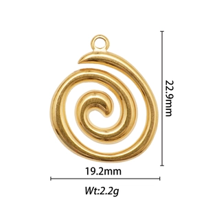 Détails des dimensions du pendentif spirale plaqué or 18 carats de 22,9 mm de haut